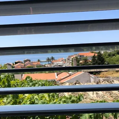 Apartmani Gradac *