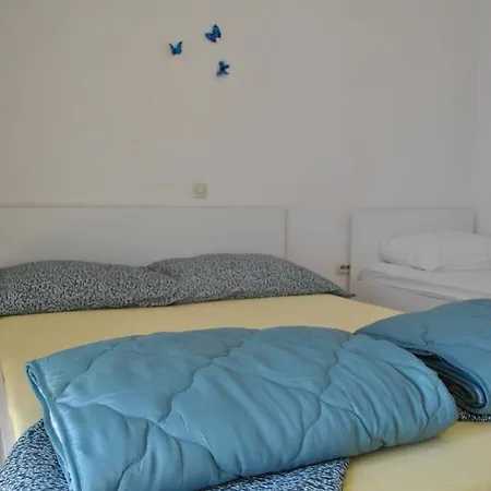 Apartmani Gradac *