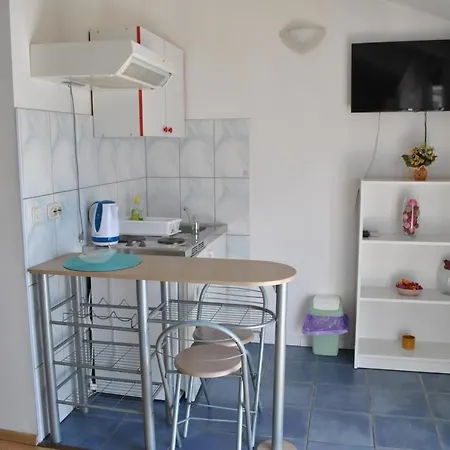 Apartmani Gradac דירה גראדאץ