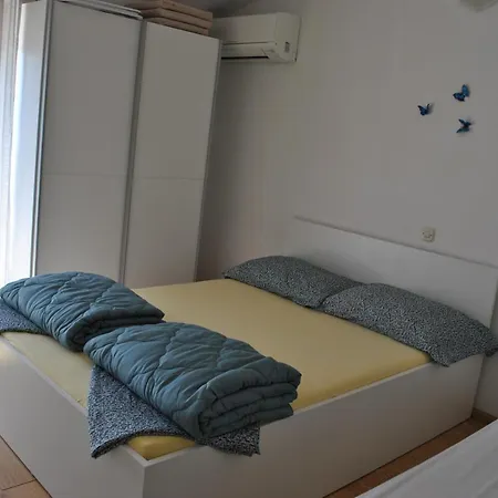Apartmani Gradac דירה גראדאץ