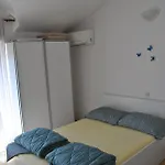 Apartmani Gradac *