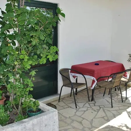 Apartmani Gradac *