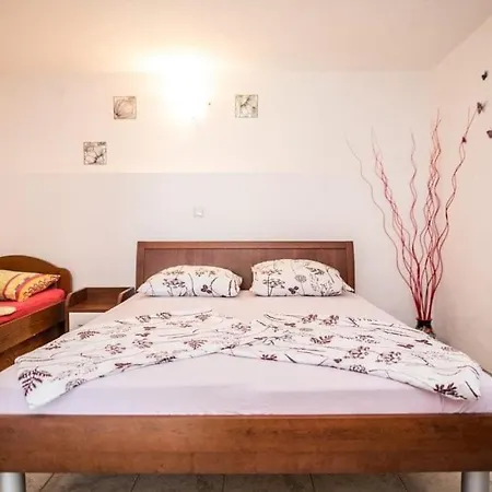 Apartment Gradac *