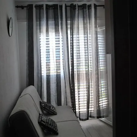 Apartmani Gradac *