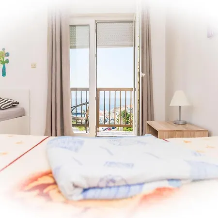 Apartmani Gradac アパート *