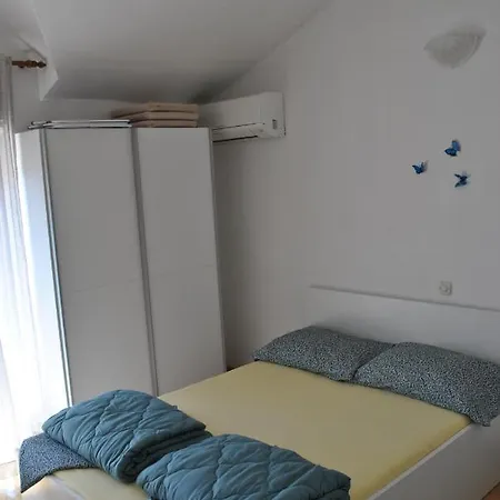 Apartmani Gradac *