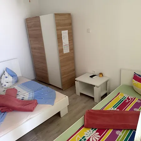 Apartmani Gradac *