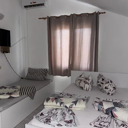 Apartmani Gradac דירה גראדאץ