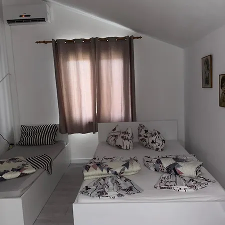 Apartmani Gradac * גראדאץ